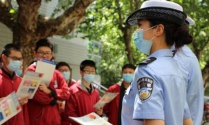 南京交警为交通安全助力！14处一校一策改造工程圆满完成